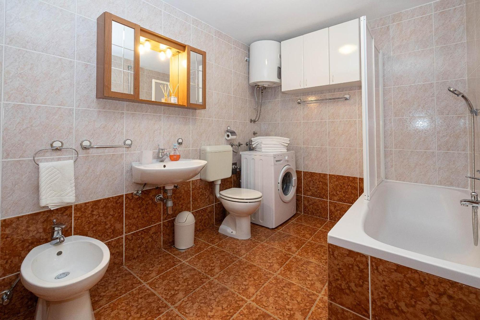 Apartments Casa Mia Драмал Екстериор снимка